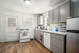 2982 Mc Dermott St, Norton Shores, MI 49444 - Photo 9