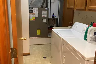 30566 Oakridge Manor Dr, Roseville, MI 48066 - Photo 9