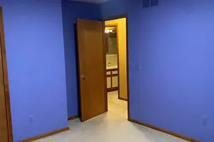 30566 Oakridge Manor Dr, Roseville, MI 48066 - Photo 11