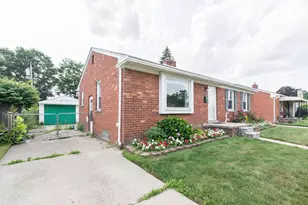 11015 Fairfield St, Livonia, MI 48150 - Photo 3