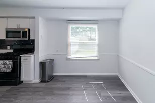 11015 Fairfield St, Livonia, MI 48150 - Photo 11