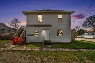 202 Poplar St, Three Oaks, MI 49128 - Photo 3