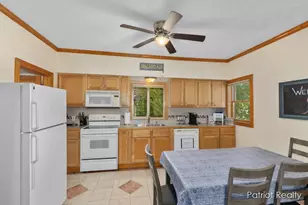 602 Jackson St, Grand Haven, MI 49417 - Photo 7