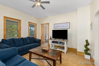 602 Jackson Street, Grand Haven, MI 49417 - Photo 5