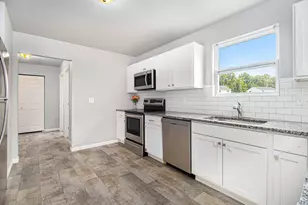 7261 Heartwood Ct, Portage, MI 49002 - Photo 9