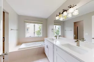 2425 Foxway Dr, Ann Arbor, MI 48105 - Photo 21