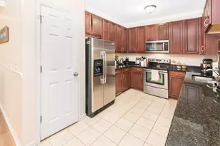 225 W Oakbrook Dr, Ann Arbor, MI 48103 - Photo 11