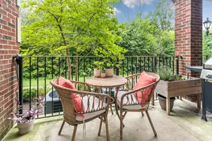 225 W Oakbrook Dr, Ann Arbor, MI 48103 - Photo 3