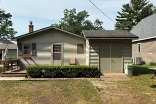 8376 W Pine Grove Beach Dr, Baldwin, MI 49304 - Photo 5