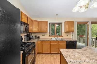 1563 Amberly Drive SE, Grand Rapids, MI 49508 - Photo 5