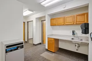 825 Leonard St NE, Grand Rapids, MI 49503 - Photo 39