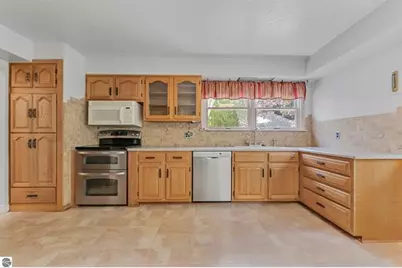 2007 S Lake Mitchell Drive, Cadillac, MI 49601 - Photo 9