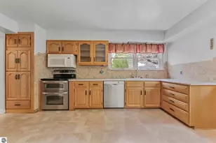 2007 S Lake Mitchell Dr, Cadillac, MI 49601 - Photo 9