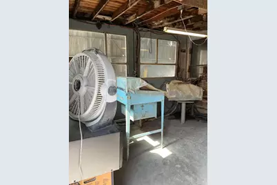 29100 Groesbeck Highway, Roseville, MI 48066 - Photo 23