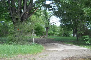 137 Cornelia St, Benton Harbor, MI 49022 - Photo 1