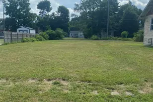 1045 Broadway, Benton Harbor, MI 49022 - Photo 1