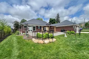 221 N Manning St, Hillsdale, MI 49242 - Photo 13