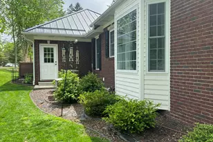 221 N Manning St, Hillsdale, MI 49242 - Photo 11