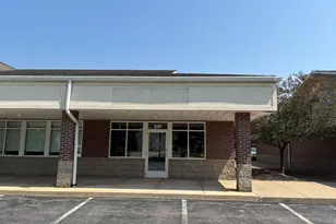 439 Upton Dr, Saint Joseph, MI 49085 - Photo 1