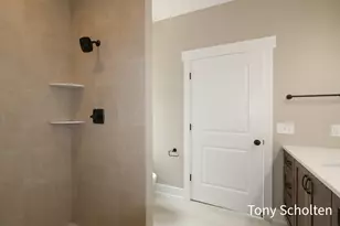 5178 Blendon Mdw Cir, Hudsonville, MI 49426 - Photo 11