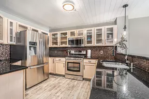 927 W Savidge St, Spring Lake, MI 49456 - Photo 3