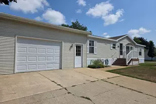 3567 Hollyfield Dr, Cedar Springs, MI 49319 - Photo 15