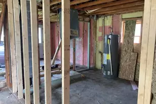 121 Bagg Ave, Jackson, MI 49203 - Photo 5