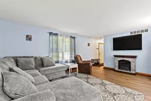 12095 Dubois Dr, Canadian Lakes, MI 49346 - Photo 5