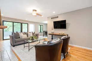 2174 Overlook Ct, Ann Arbor, MI 48103 - Photo 9