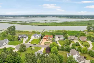 15742 Grand Point Dr, Grand Haven, MI 49417 - Photo 33