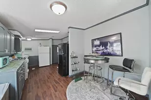 108 S Cove St, Jackson, MI 49203 - Photo 9