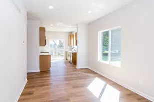 1048 Rebecca St, Marshall, MI 49068 - Photo 5