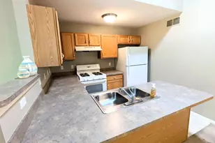 23721 W Lake Cir, Brownstown, MI 48183 - Photo 7