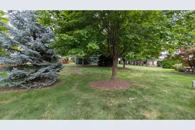 23721 W Lake Circle #14, Brownstown, MI 48183 - Photo 29