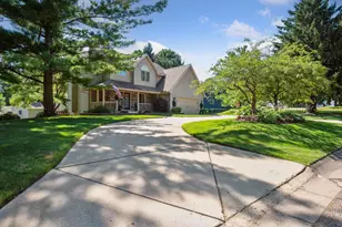 727 Tanbark Dr, Dimondale, MI 48821 - Photo 3