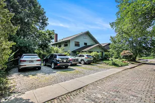 375 Ridgeway St, Saint Joseph, MI 49085 - Photo 3