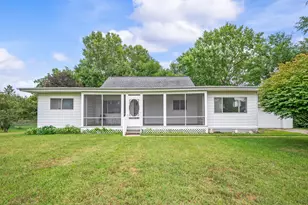 118 Schirmer Pkwy, Buchanan, MI 49107 - Photo 1