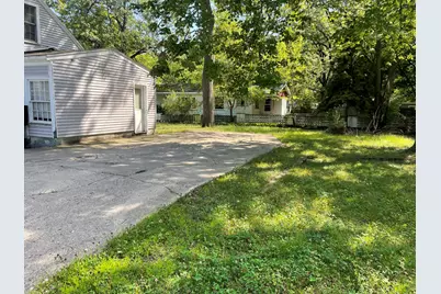 371 E Columbia Avenue, Muskegon Heights, MI 49444 - Photo 5