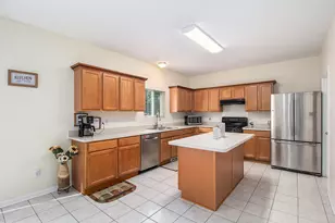 2119 Cattail Cir, Rochester, MI 48309 - Photo 11