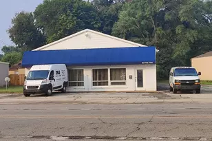 1240 Pipestone Rd, Benton Harbor, MI 49022 - Photo 1