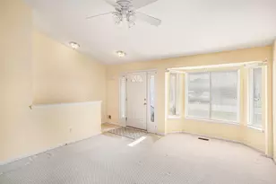 43146 Dante Ct, Sterling Heights, MI 48313 - Photo 3