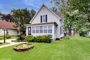 409 Oak St, Three Oaks, MI 49128 - Photo 3