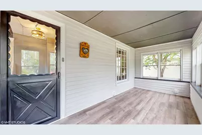 409 Oak Street, Three Oaks, MI 49128 - Photo 5