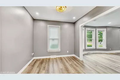 409 Oak Street, Three Oaks, MI 49128 - Photo 9