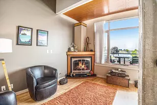 105 W Danaher St, Ludington, MI 49431 - Photo 17