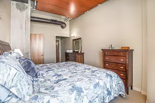 105 W Danaher St, Ludington, MI 49431 - Photo 23