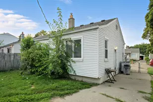 644 E Brickley Ave, Hazel Park, MI 48030 - Photo 9