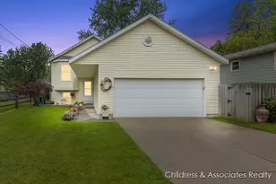 1300 Lancaster Ave NW, Grand Rapids, MI 49504 - Photo 1