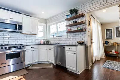 22515 E 10 Mile Road, Saint Clair Shores, MI 48080 - Photo 9