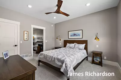 300 Washington Avenue #6, Grand Haven, MI 49417 - Photo 19